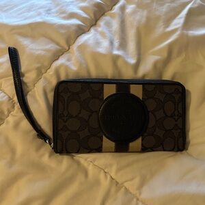 Coach Stylish Black and Brown Phone Wallet